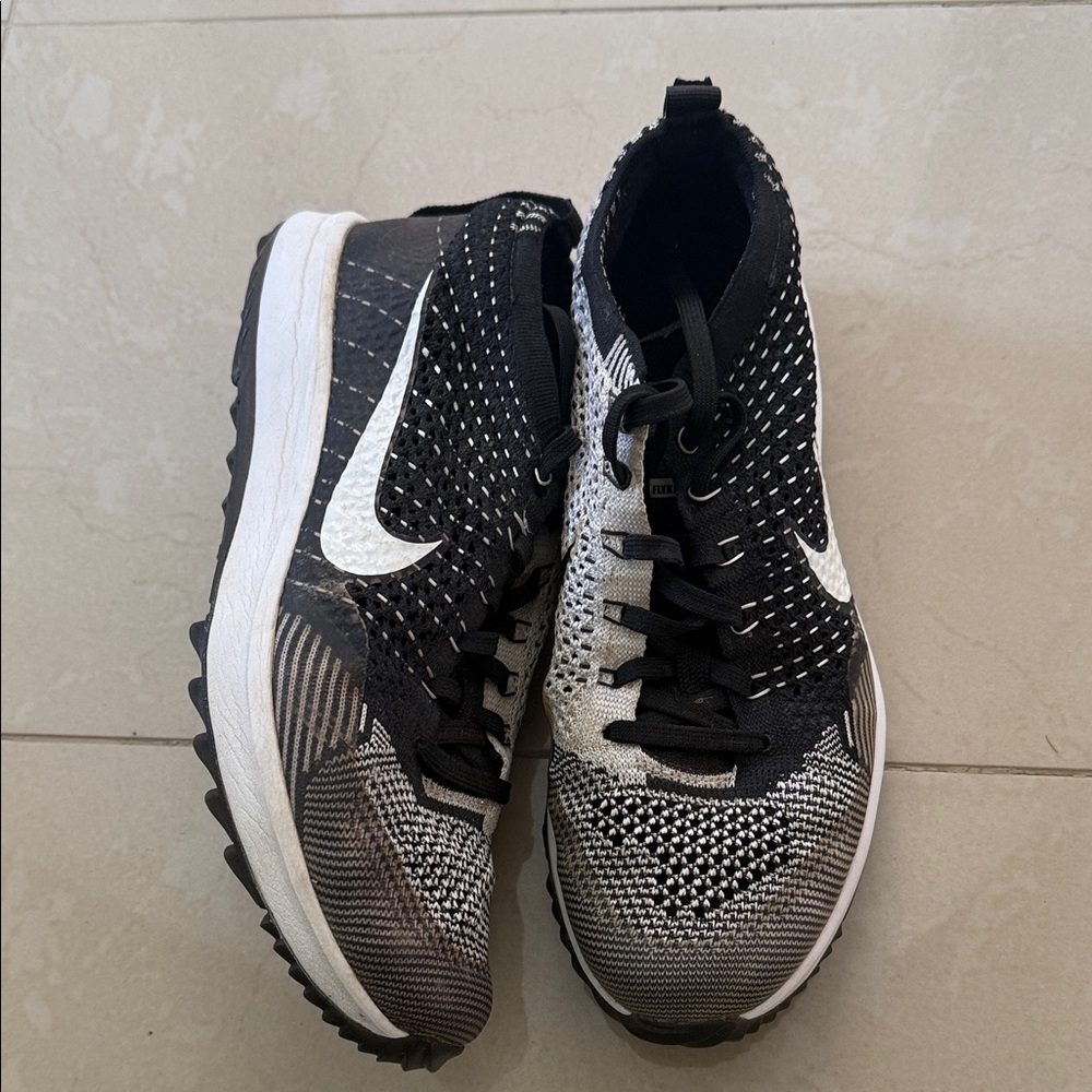 Nike Flyknit Racer 6 golf shoes size 8.5W/7M